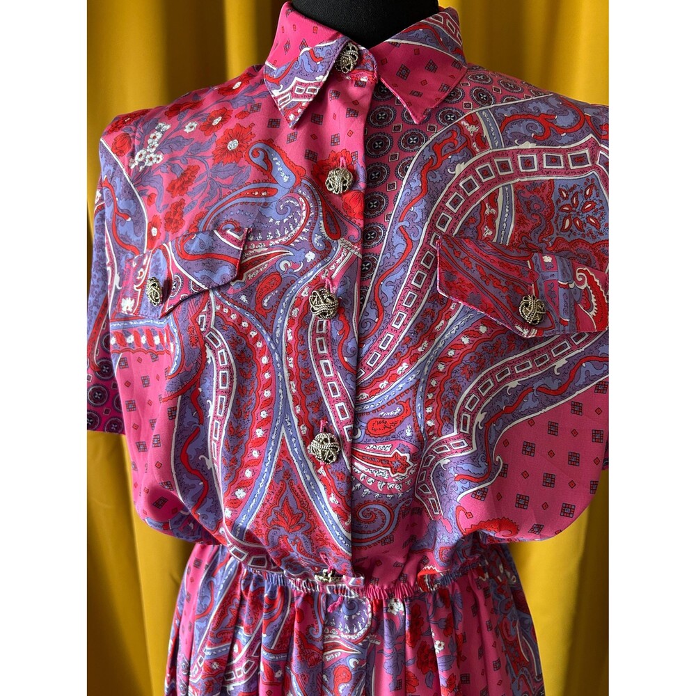 Vintage 1980s Fuchsia Paisley Shirtdress, Medium - Picture 4 of 8
